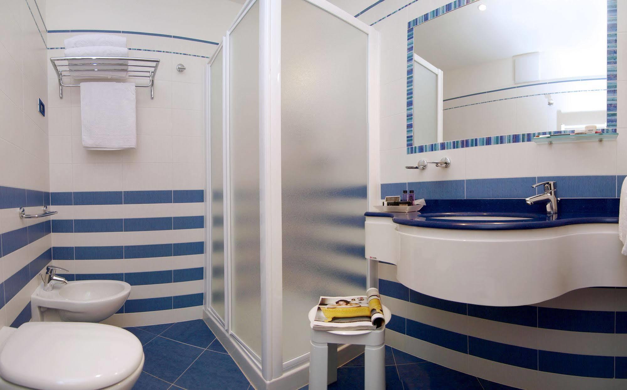 Hotel Garni Corallo Torbole Sul Garda Eksteriør bilde