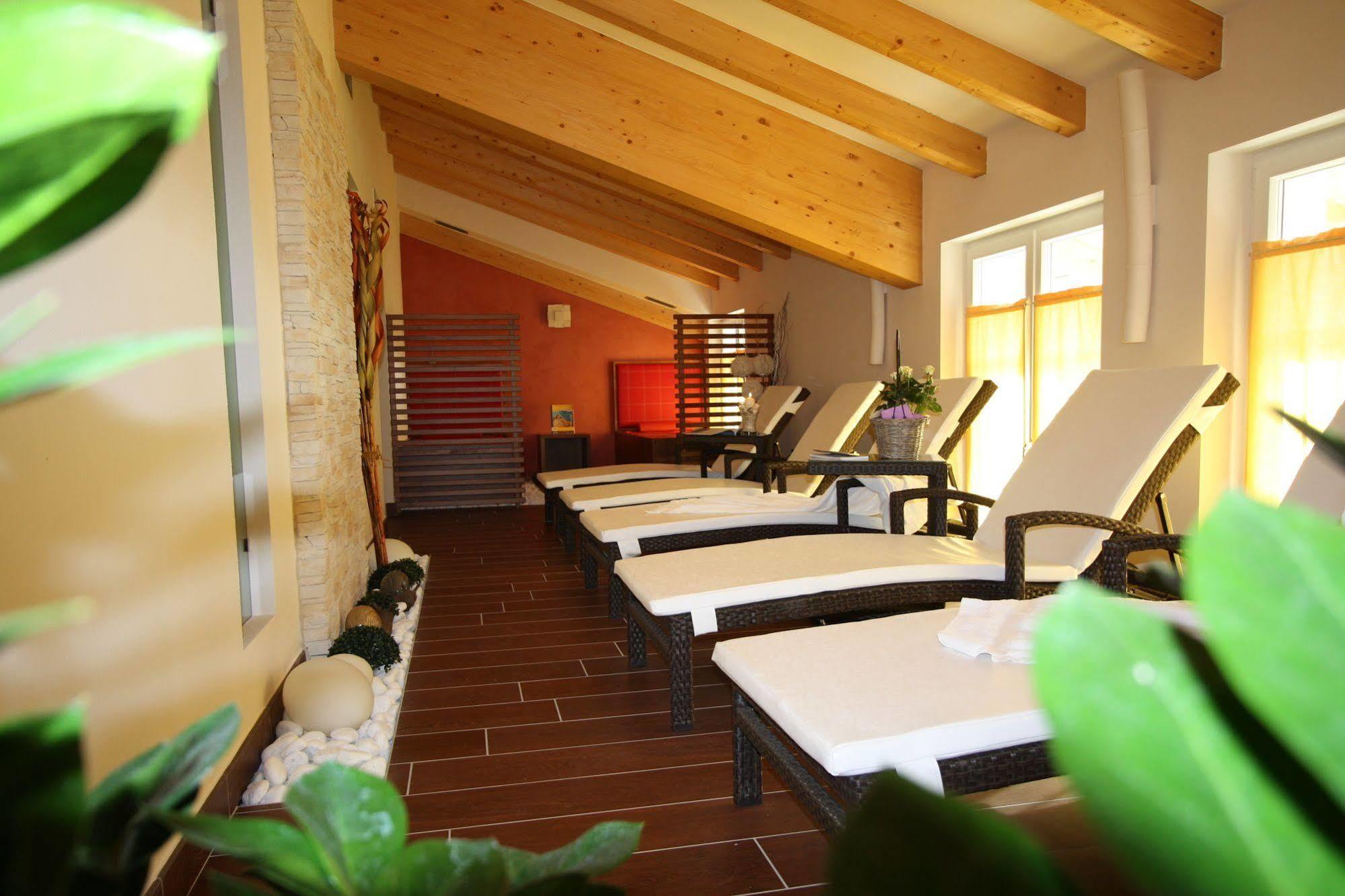 Hotel Garni Corallo Torbole Sul Garda Eksteriør bilde