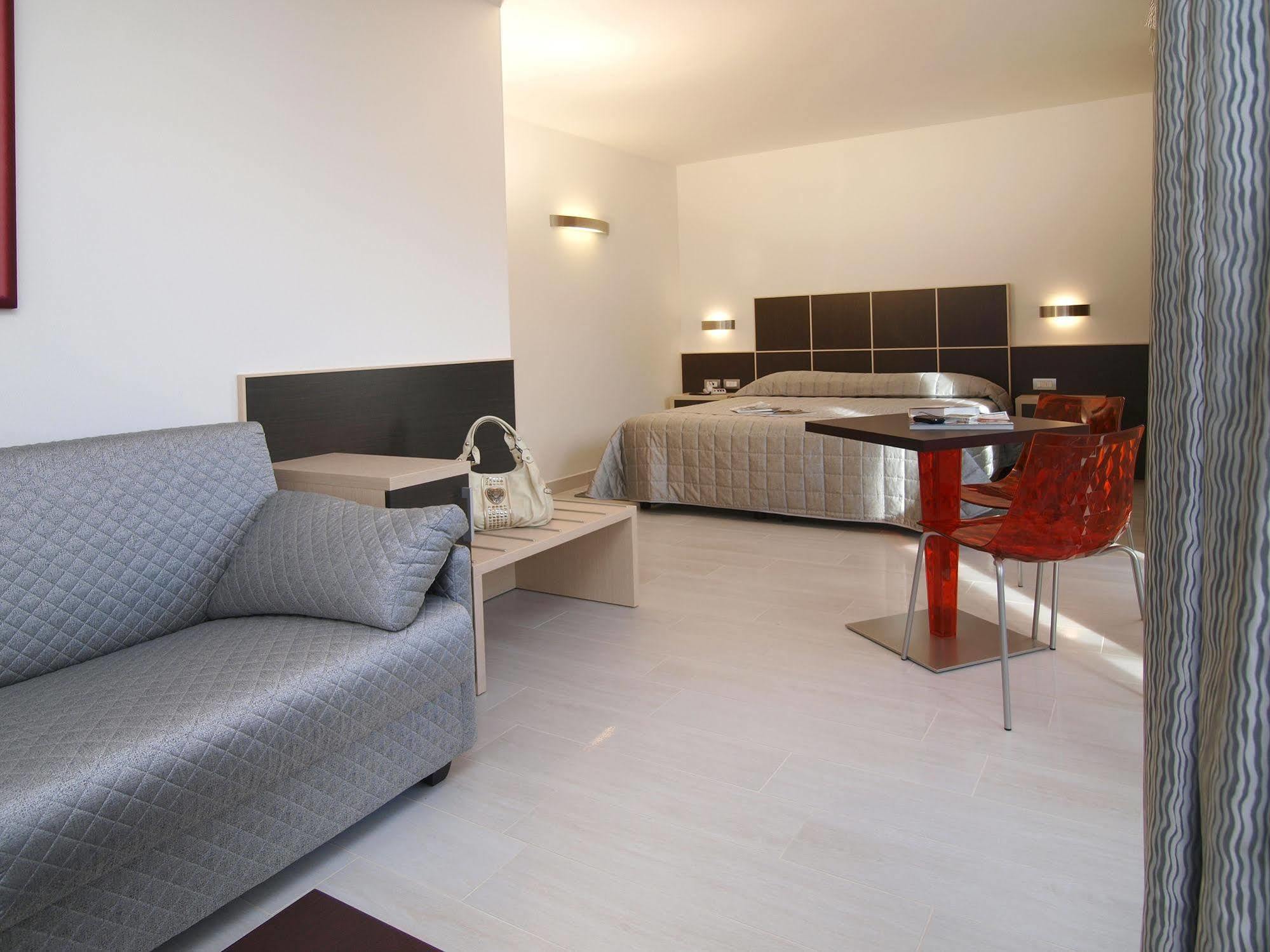 Hotel Garni Corallo Torbole Sul Garda Eksteriør bilde