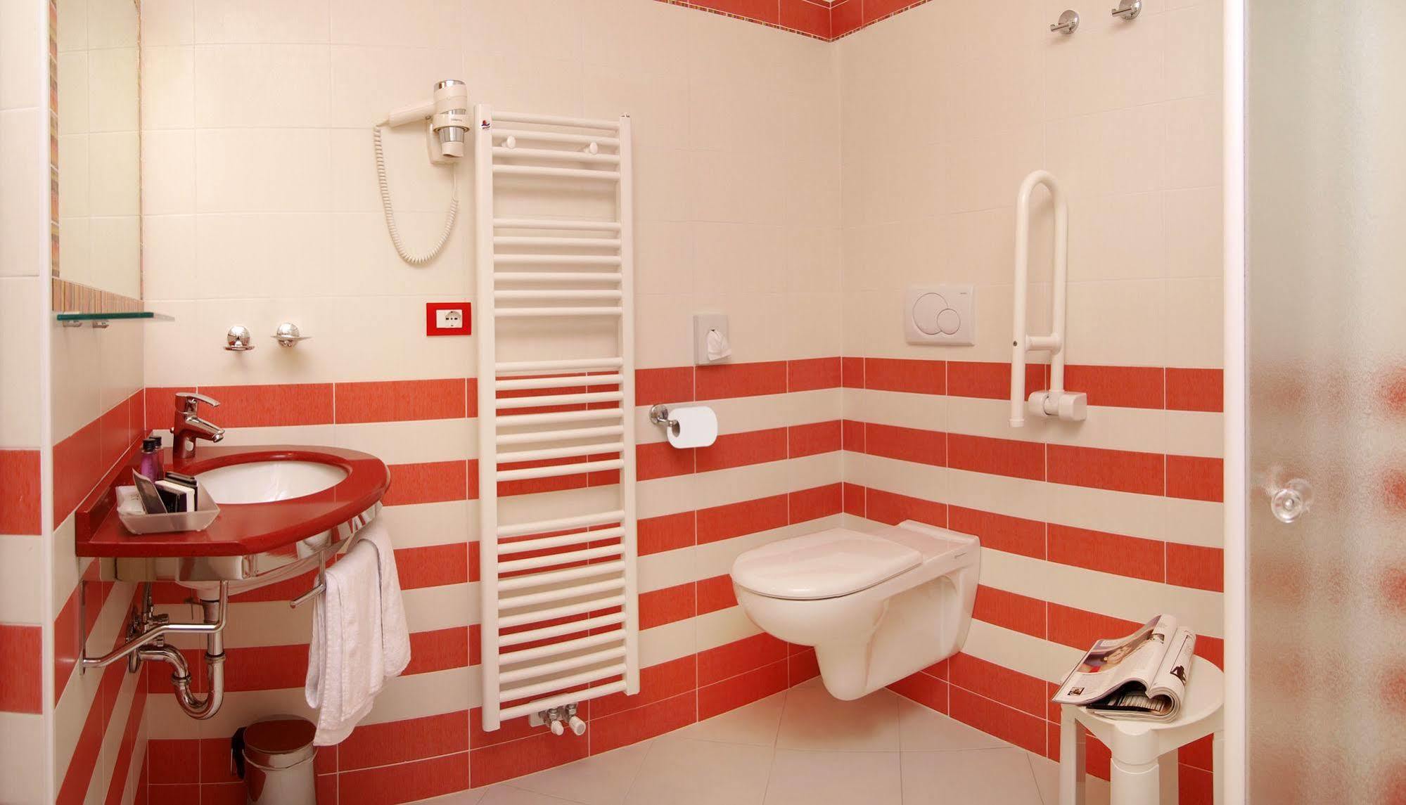 Hotel Garni Corallo Torbole Sul Garda Eksteriør bilde